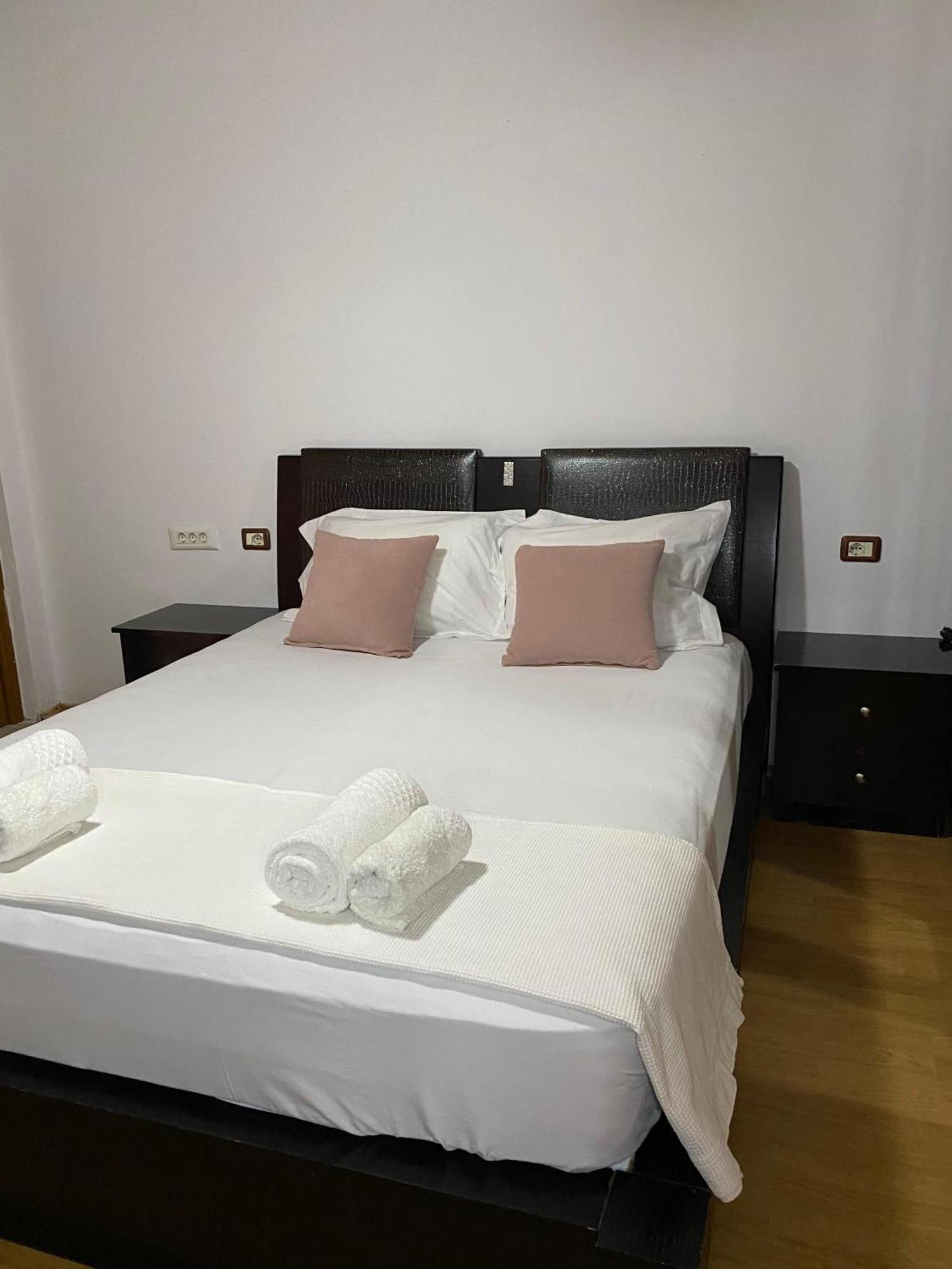 Bertis Guest House Gjirokaster Ngoại thất bức ảnh