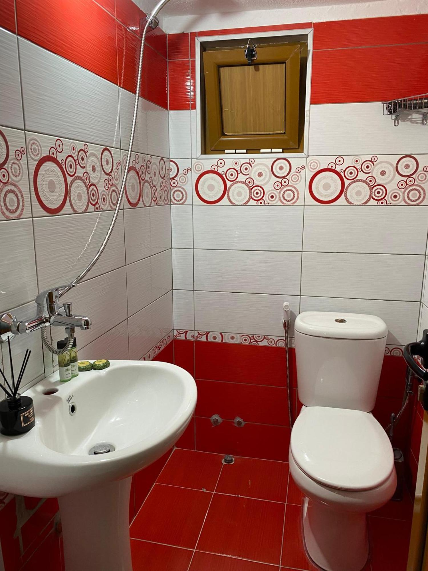 Bertis Guest House Gjirokaster Ngoại thất bức ảnh